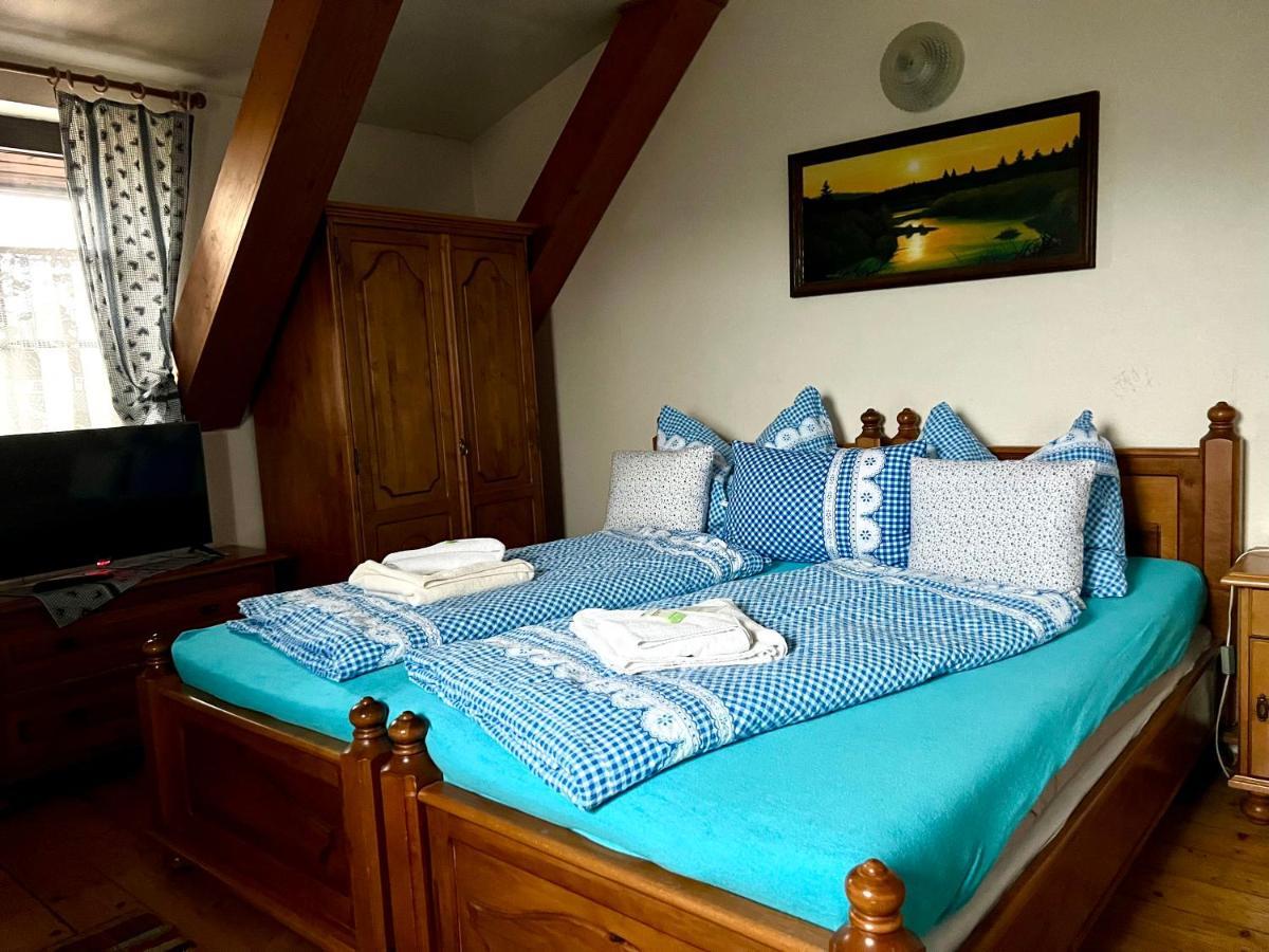 Hotel Na Vyhlidce โกเชนอฟ ภายนอก รูปภาพ