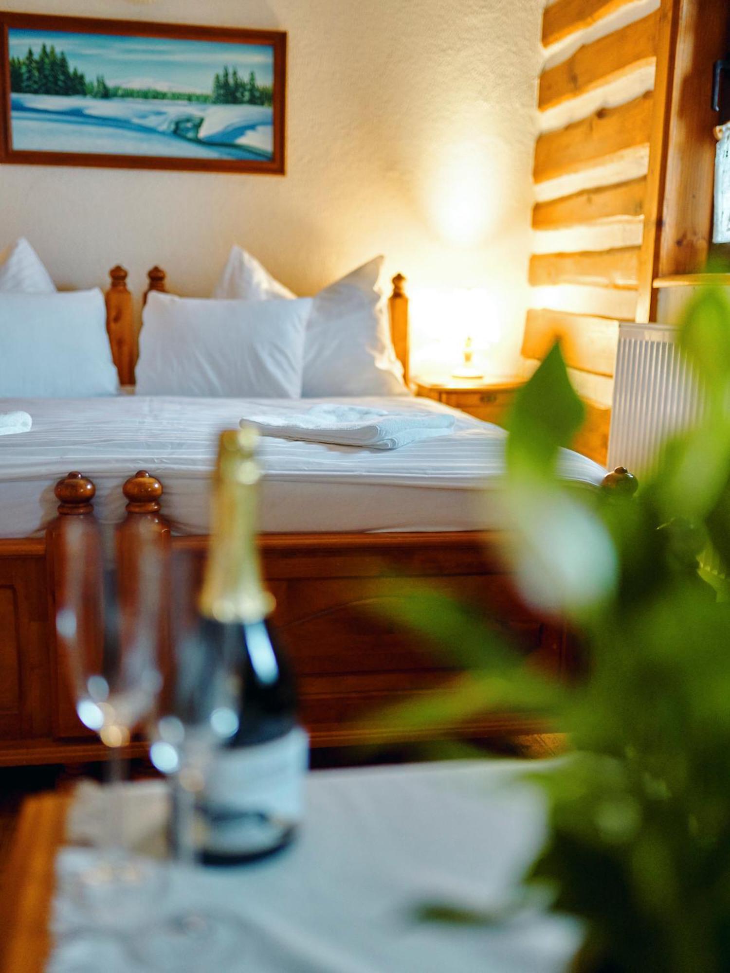Hotel Na Vyhlidce โกเชนอฟ ภายนอก รูปภาพ