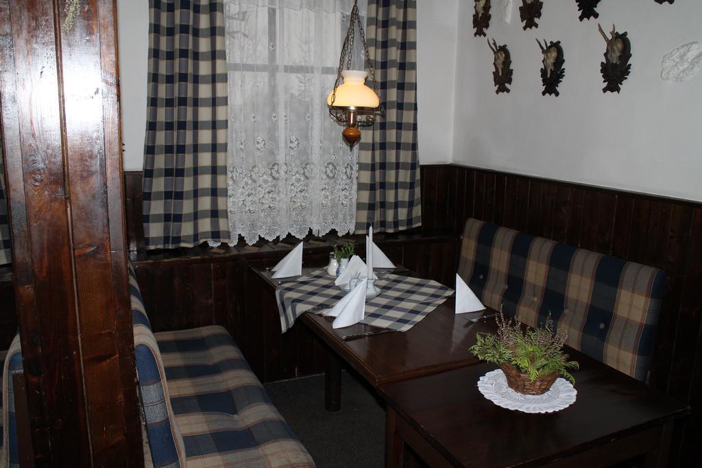 Hotel Na Vyhlidce โกเชนอฟ ภายนอก รูปภาพ