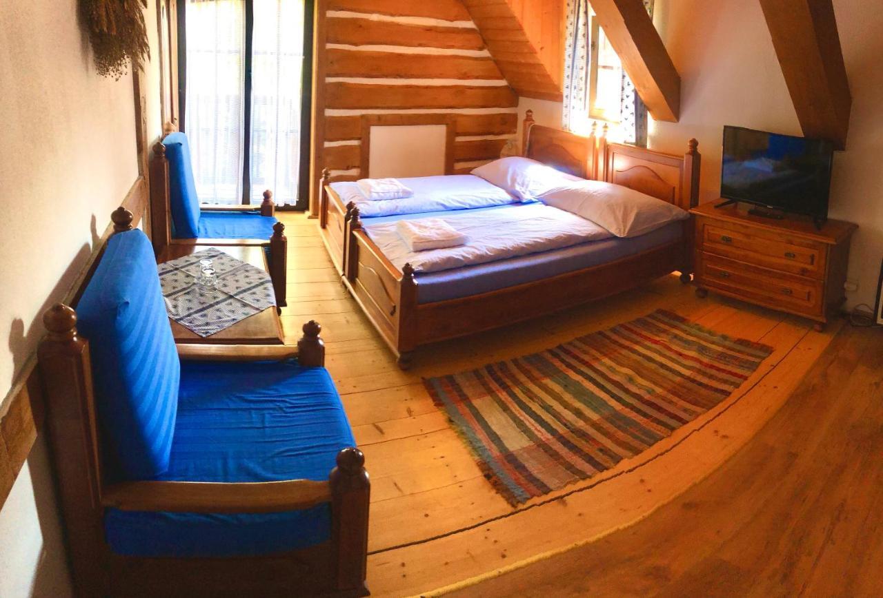 Hotel Na Vyhlidce โกเชนอฟ ภายนอก รูปภาพ